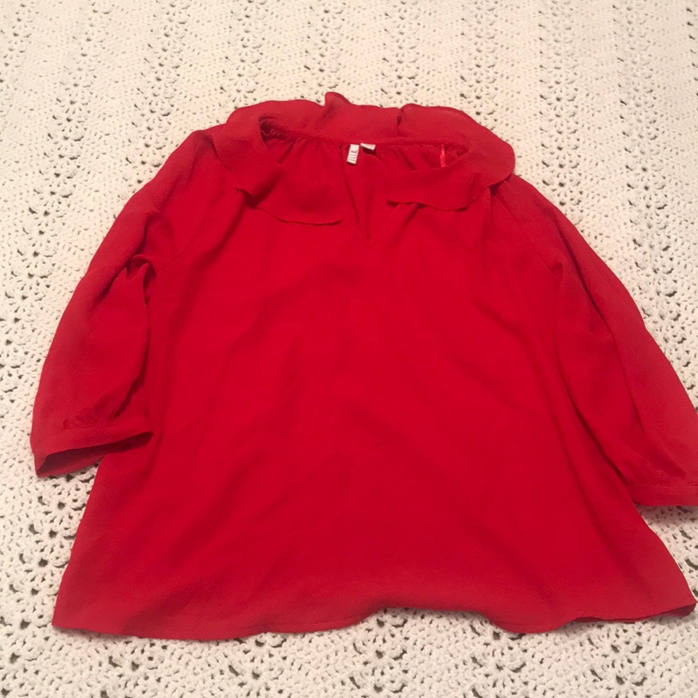Cute red 3/4 sleeve top